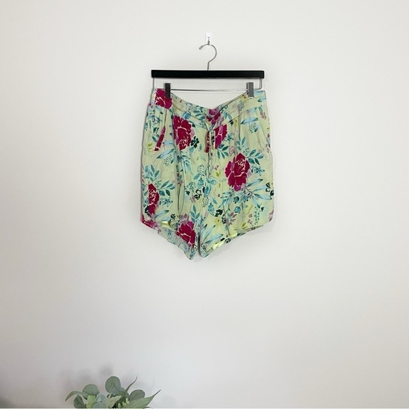 [Torrid] Women's Yellow Floral Print Elastic Waist Rayon Shorts - Picture 1 of 8